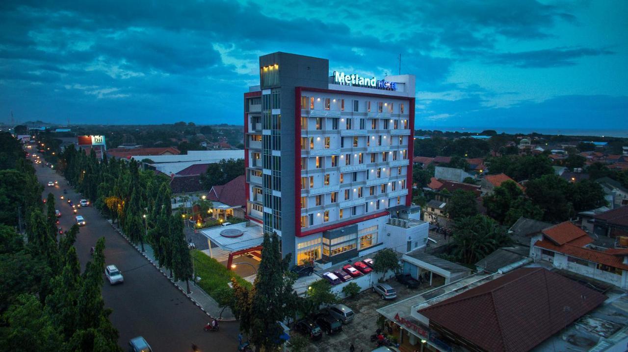 Metland Hotel Cirebon Kültér fotó