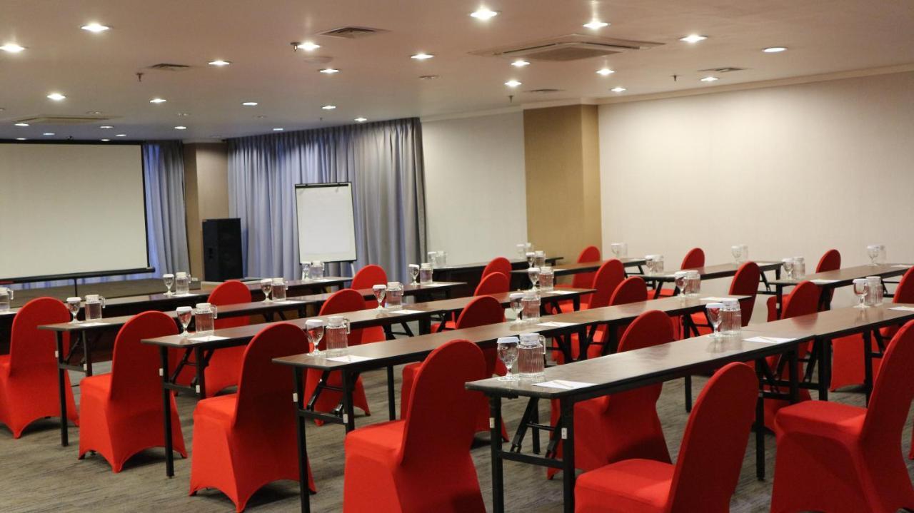 Metland Hotel Cirebon Kültér fotó
