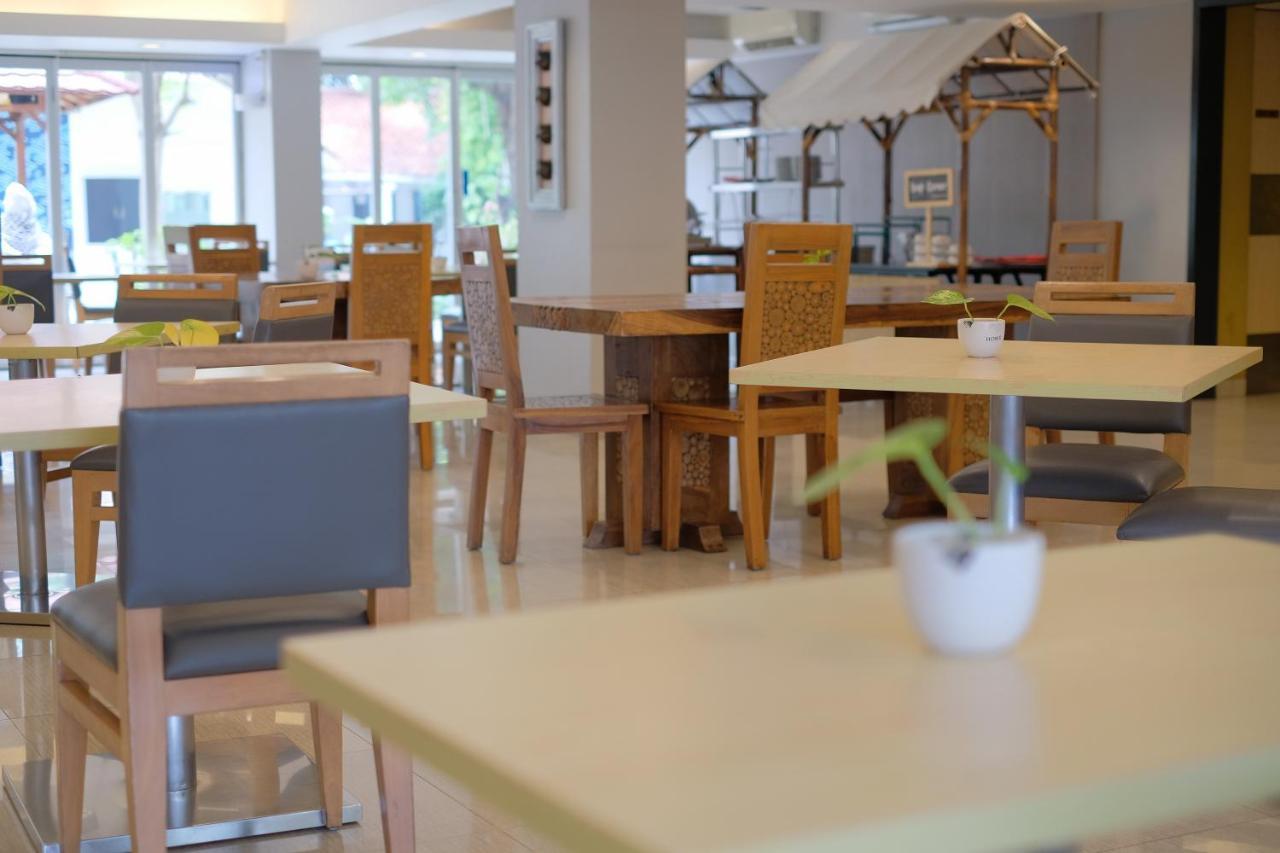 Metland Hotel Cirebon Kültér fotó