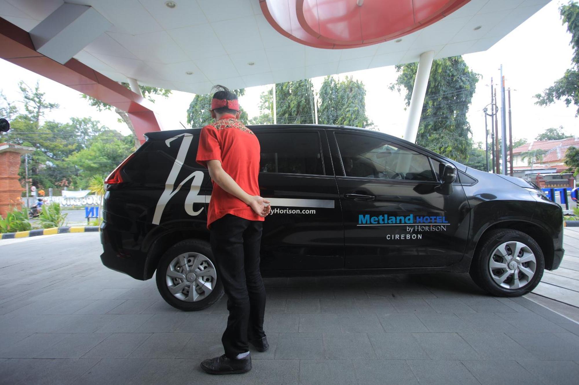 Metland Hotel Cirebon Kültér fotó