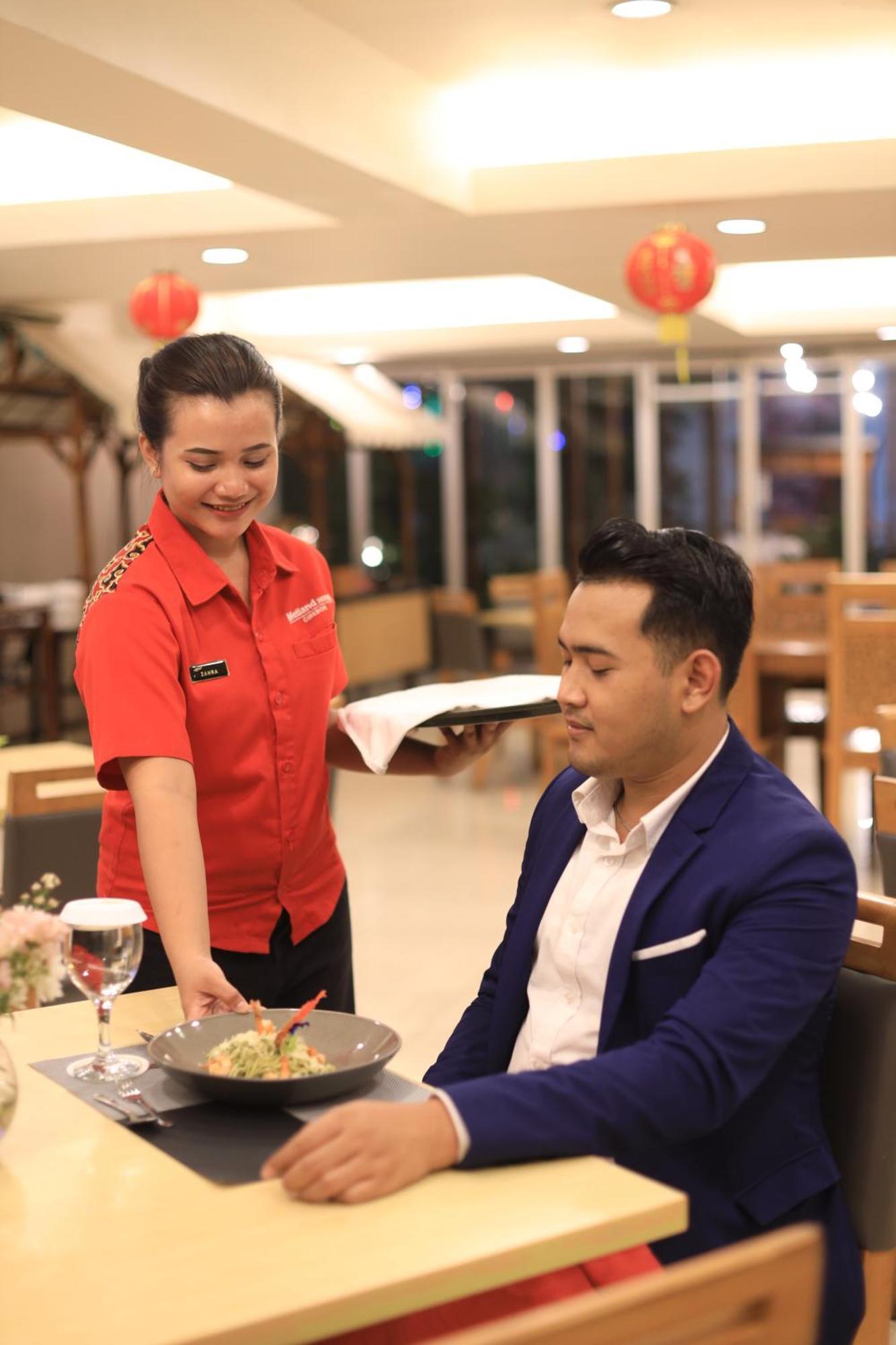 Metland Hotel Cirebon Kültér fotó