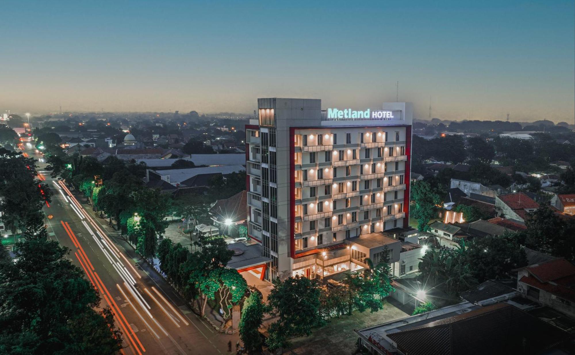 Metland Hotel Cirebon Kültér fotó