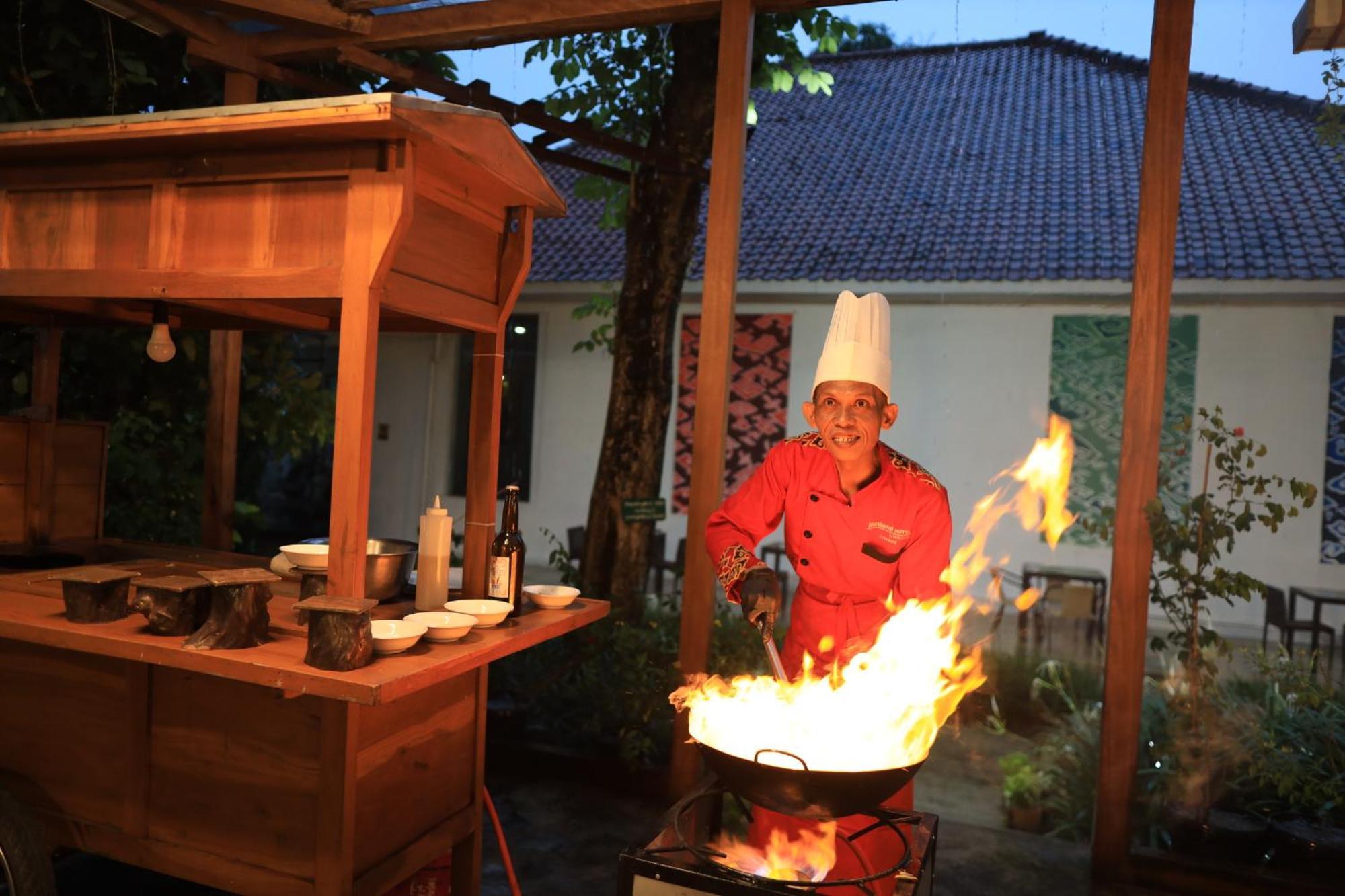 Metland Hotel Cirebon Kültér fotó