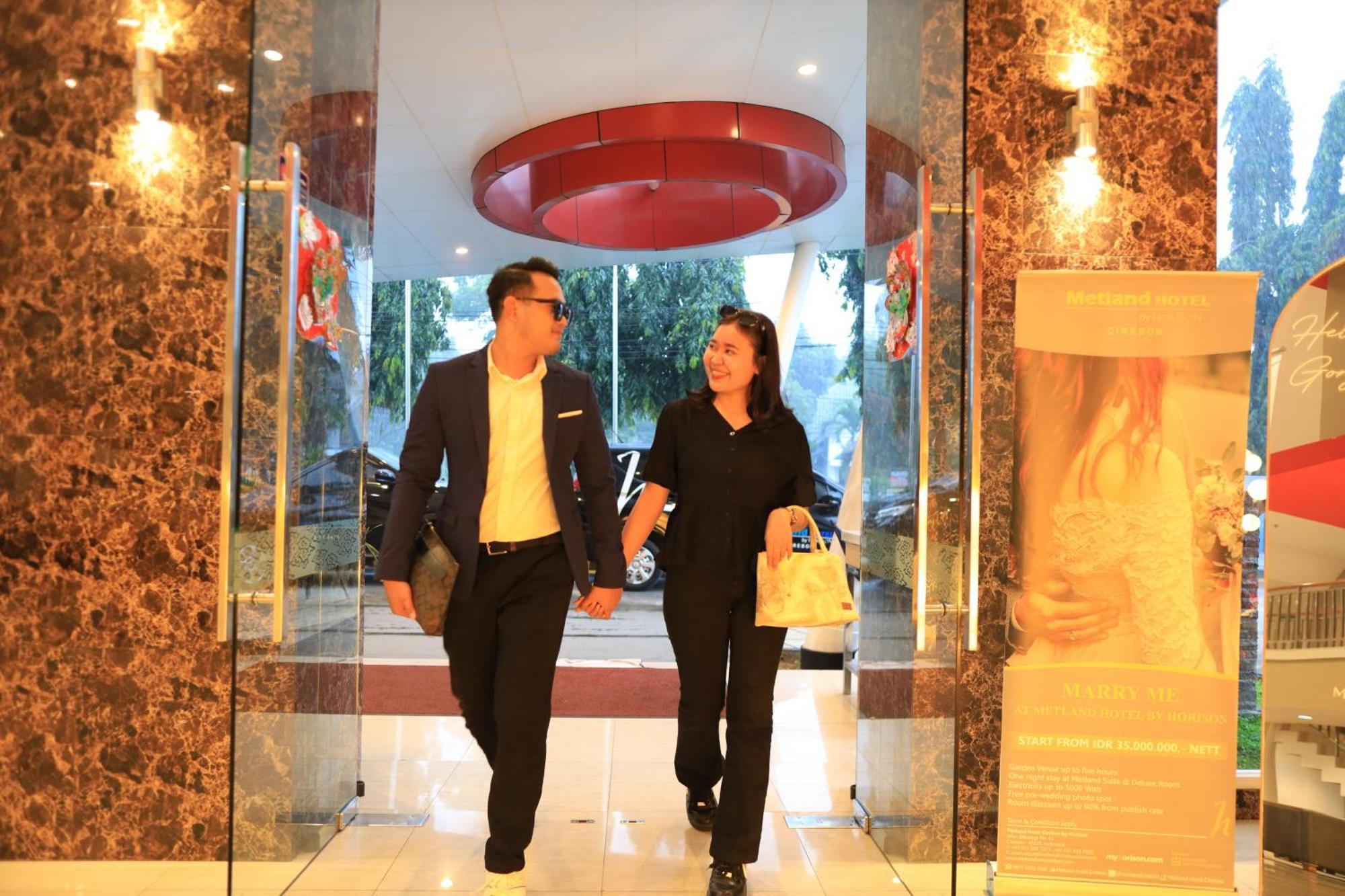 Metland Hotel Cirebon Kültér fotó