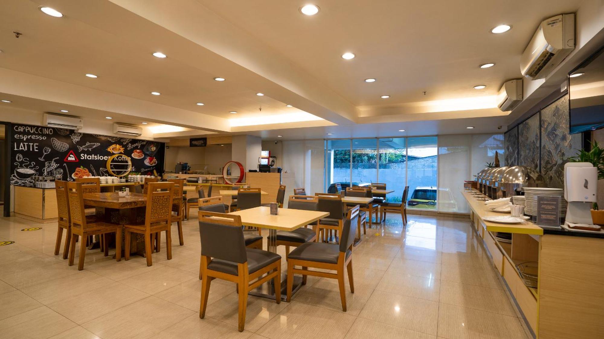 Metland Hotel Cirebon Kültér fotó