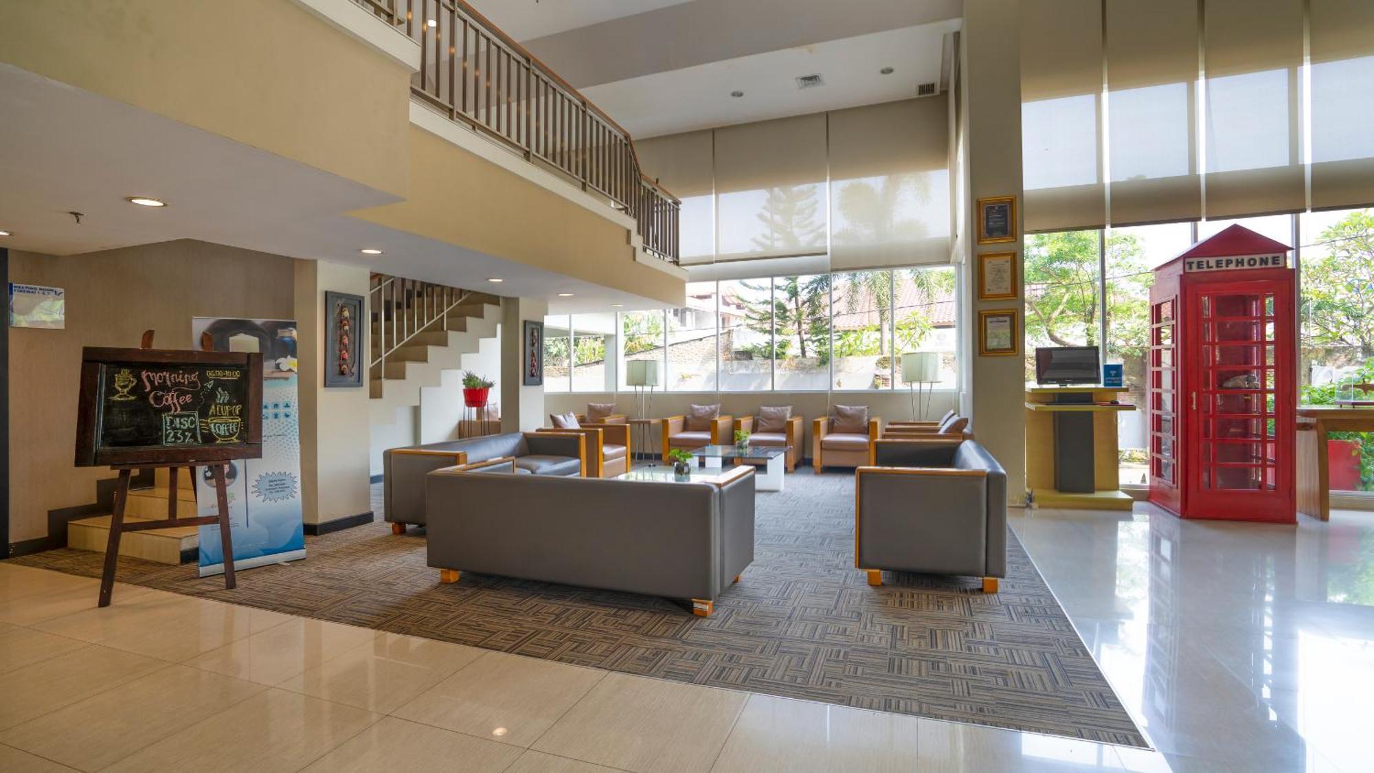 Metland Hotel Cirebon Kültér fotó