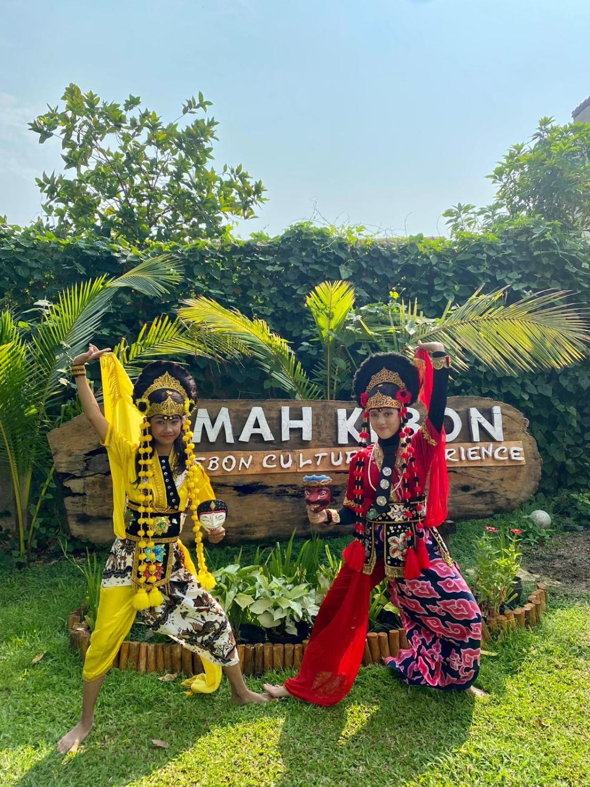 Metland Hotel Cirebon Kültér fotó
