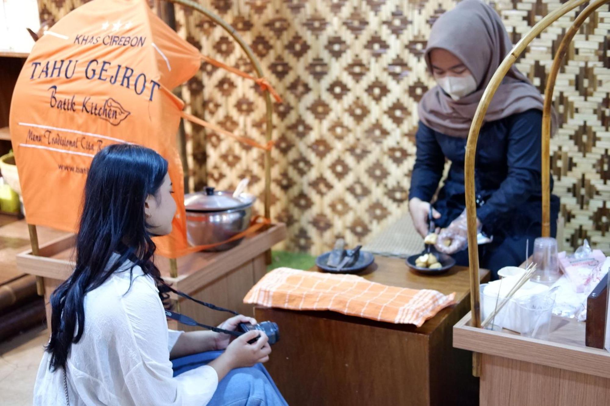 Metland Hotel Cirebon Kültér fotó